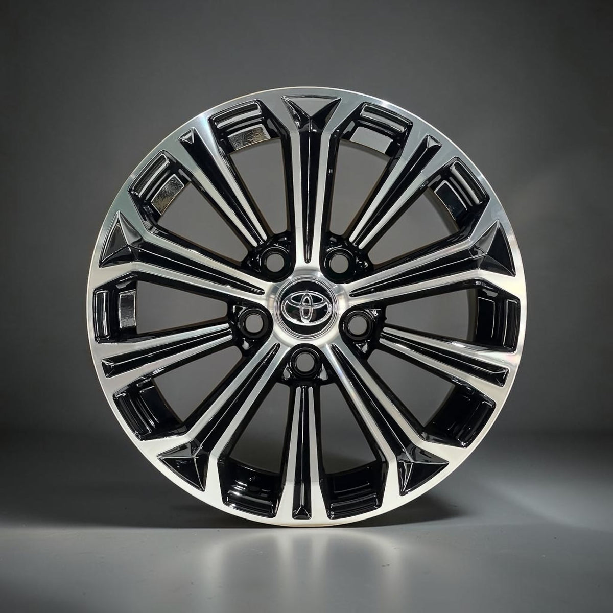17 İnç 5x114.3 Toyota Corolla Jant Takımı (4 Adet)