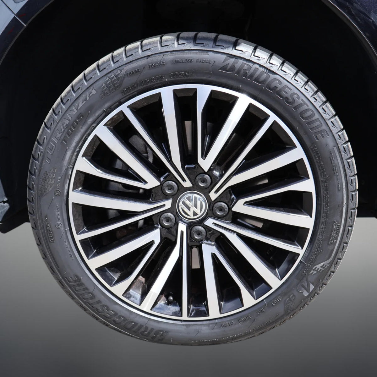 18 İnç 5x120 Transporter Caravelle Jant Takımı (4 Adet)