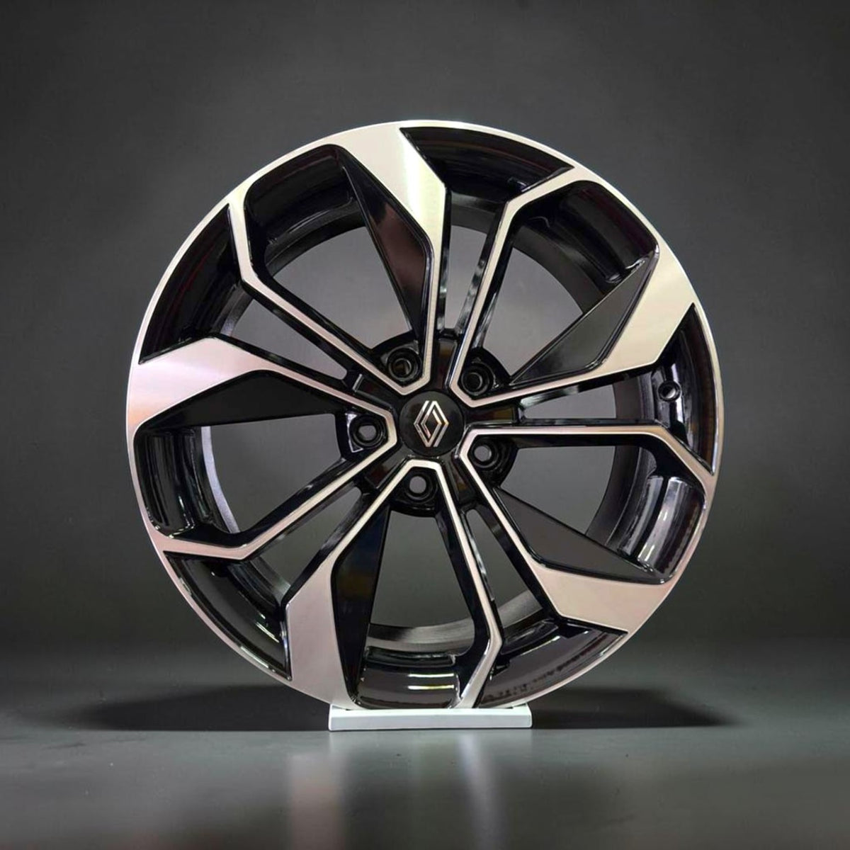 18 İnç 5x114.3 Megane İcon Jant Takımı (4 Adet)