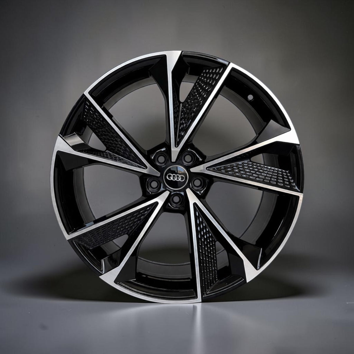 17 İnç 5x108 Audi RS6 RS7 Jant Takımı (4 Adet)