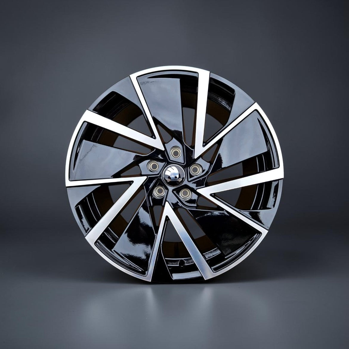 18 İnç 5x112 Skoda Octavia Superb Jant Takımı (4 Adet)