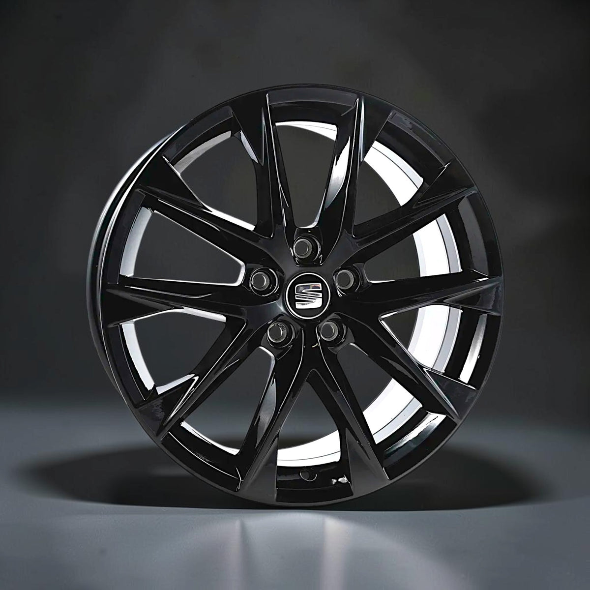 18 İnç 5x100 Seat Leon FR Akrep Jant Takımı (4 Adet)