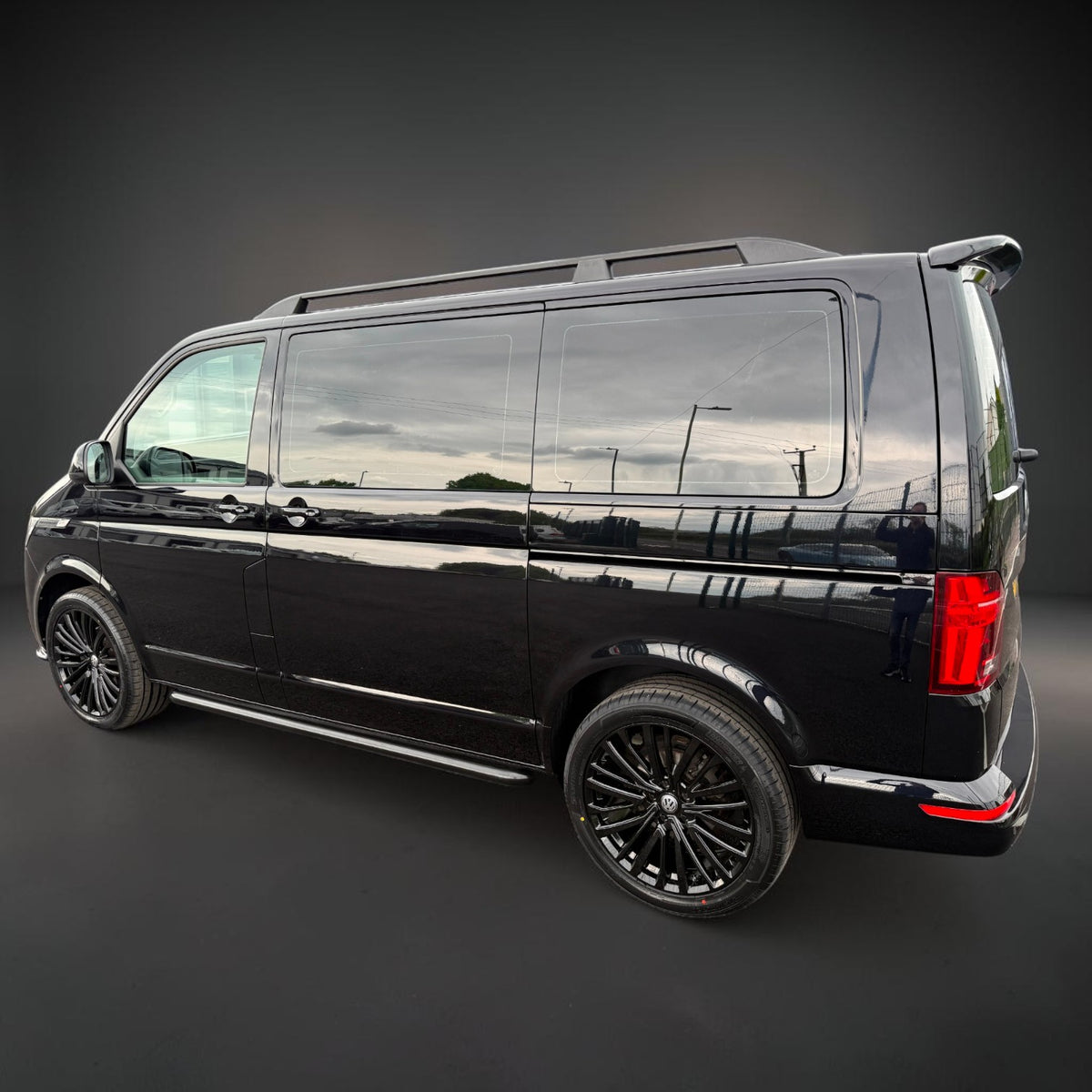18 İnç 5x120 Transporter Caravelle Jant Takımı (4 Adet)