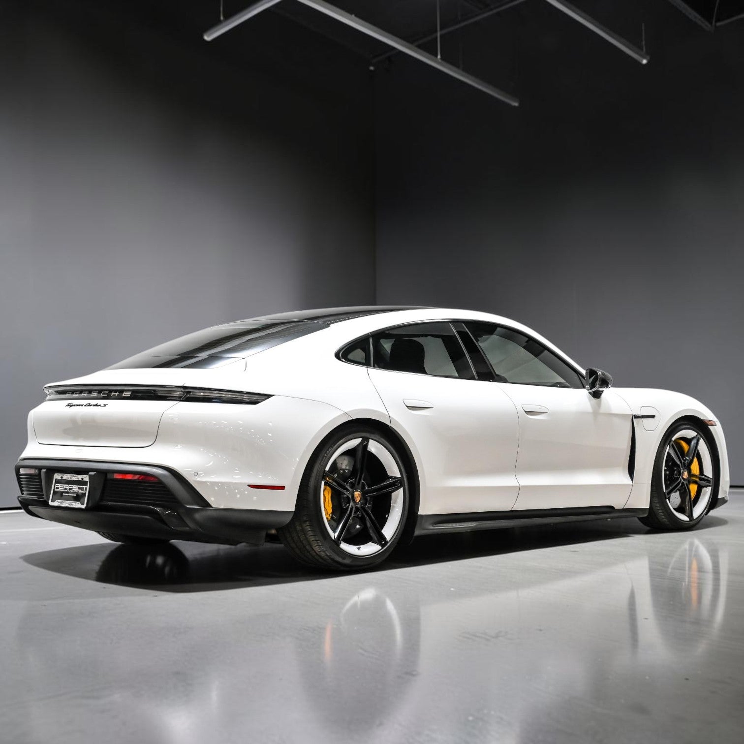 21 İnç 5x130 Porsche Taycan Jant Modeli (Ön/Arka Set) (4 Adet) GBW