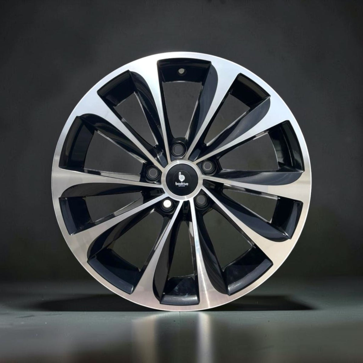17 İnç 5x114.3 Megane Corolla Uyumlu Jant Takımı (4 Adet)