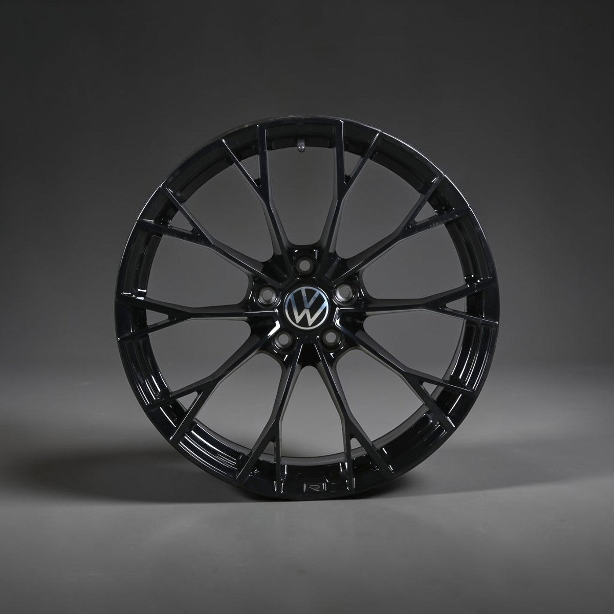 19 İnç 5x112 Golf R Jant Modeli (4 Adet) GB